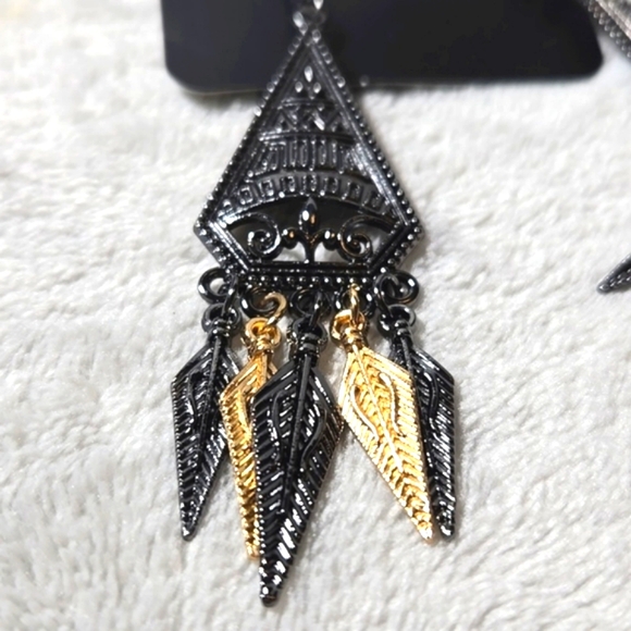 #464 NWT Paparazzi earring - Picture 4 of 4